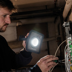 NOVA R - Uppladdningsbar arbetslampa