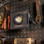 NOVA R - Uppladdningsbar arbetslampa